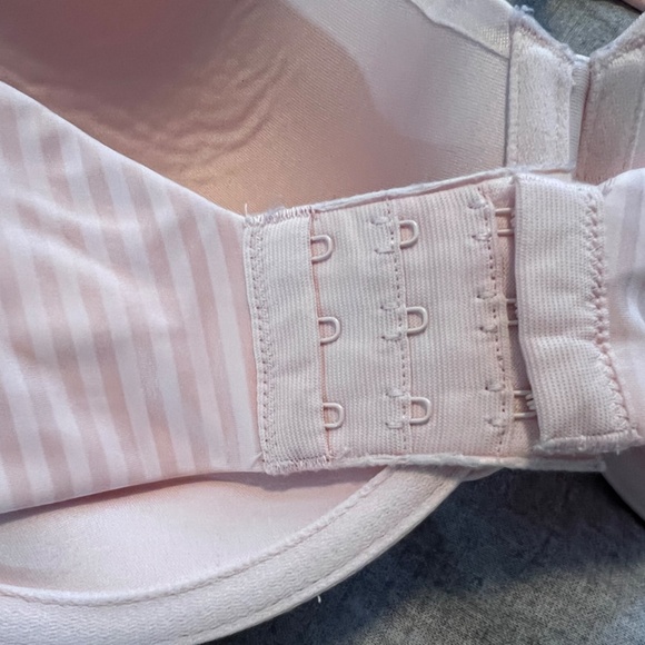 Playtex Secrets Wire-Free Bra - 38D - Pink Stripes - Picture 3 of 5